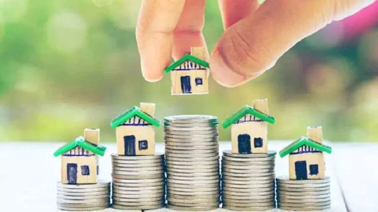 Home Loan : రిటైర్మెంట్ తర్వాత హోమ్ లోన్ కావాలా? 60 ఏళ్లు దాటినా లోన్ పొందే ఛాన్స్.. పెన్షనర్ల కోసం అదిరిపోయే టిప్స్ Home Loan : రిటైర్మెంట్ తర్వాత హోమ్ లోన్ కావాలా? 60 ఏళ్లు దాటినా లోన్ పొందే ఛాన్స్.. పెన్షనర్ల కోసం అదిరిపోయే టిప్స్