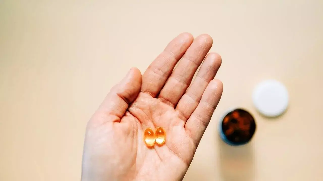 Blurry Vision and Dry Skin: కంటి చూపు మందగిస్తోందా? చర్మం పొడిబారుతోందా? జాగ్రత్త పడకపోతే ప్రమాదమే.. Blurry Vision and Dry Skin: కంటి చూపు మందగిస్తోందా? చర్మం పొడిబారుతోందా? జాగ్రత్త పడకపోతే ప్రమాదమే..
