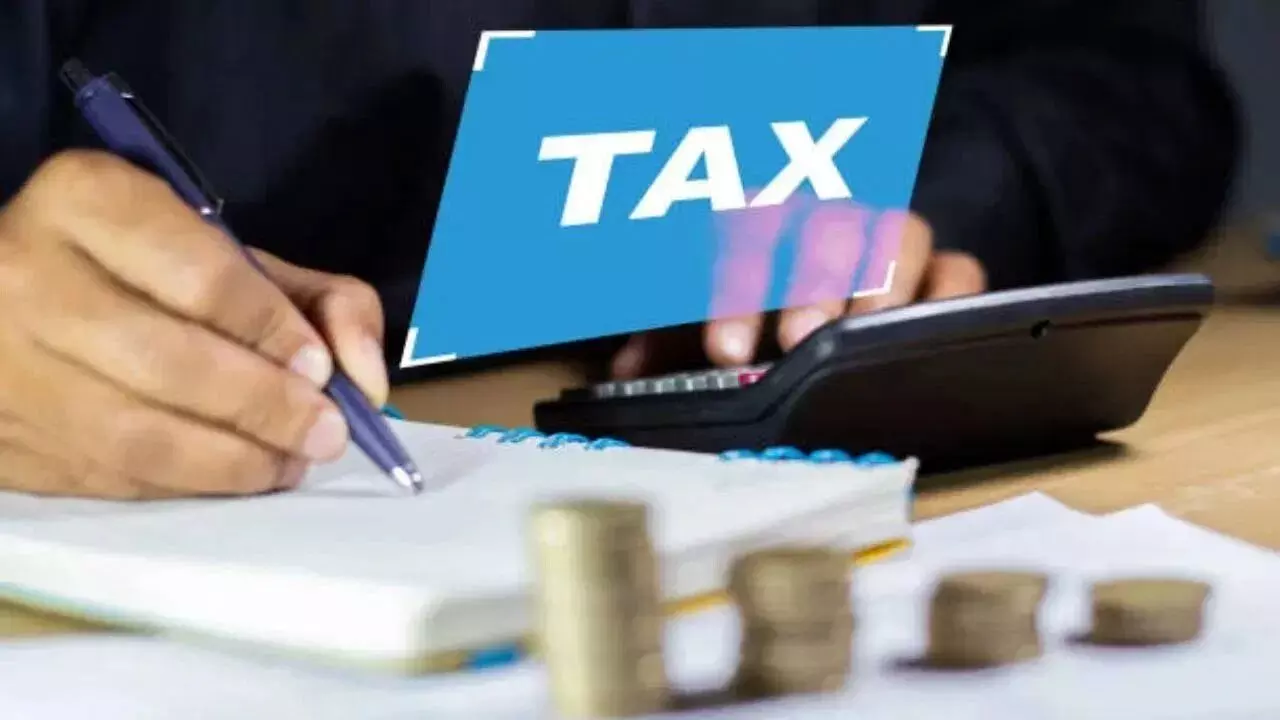 Income Tax : ట్యాక్స్ పేయర్లకు బిగ్ అలర్ట్.. ఫారమ్ వచ్చింది కదా అని అప్లోడ్ చేస్తే.. మీ రీఫండ్ గోవిందా Income Tax : ట్యాక్స్ పేయర్లకు బిగ్ అలర్ట్.. ఫారమ్ వచ్చింది కదా అని అప్లోడ్ చేస్తే.. మీ రీఫండ్ గోవిందా