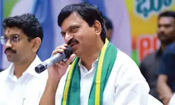 Ponguleti Srinivasa Reddy: మంత్రి పొంగులేటి ఆవిష్కరించిన సమీకృత భూభారతి పోర్టల్: భూ లావాదేవీల్లో అక్రమాలకు చెక్, రైతులకు పారదర్శక సేవలు Ponguleti Srinivasa Reddy: మంత్రి పొంగులేటి ఆవిష్కరించిన సమీకృత భూభారతి పోర్టల్: భూ లావాదేవీల్లో అక్రమాలకు చెక్, రైతులకు పారదర్శక సేవలు