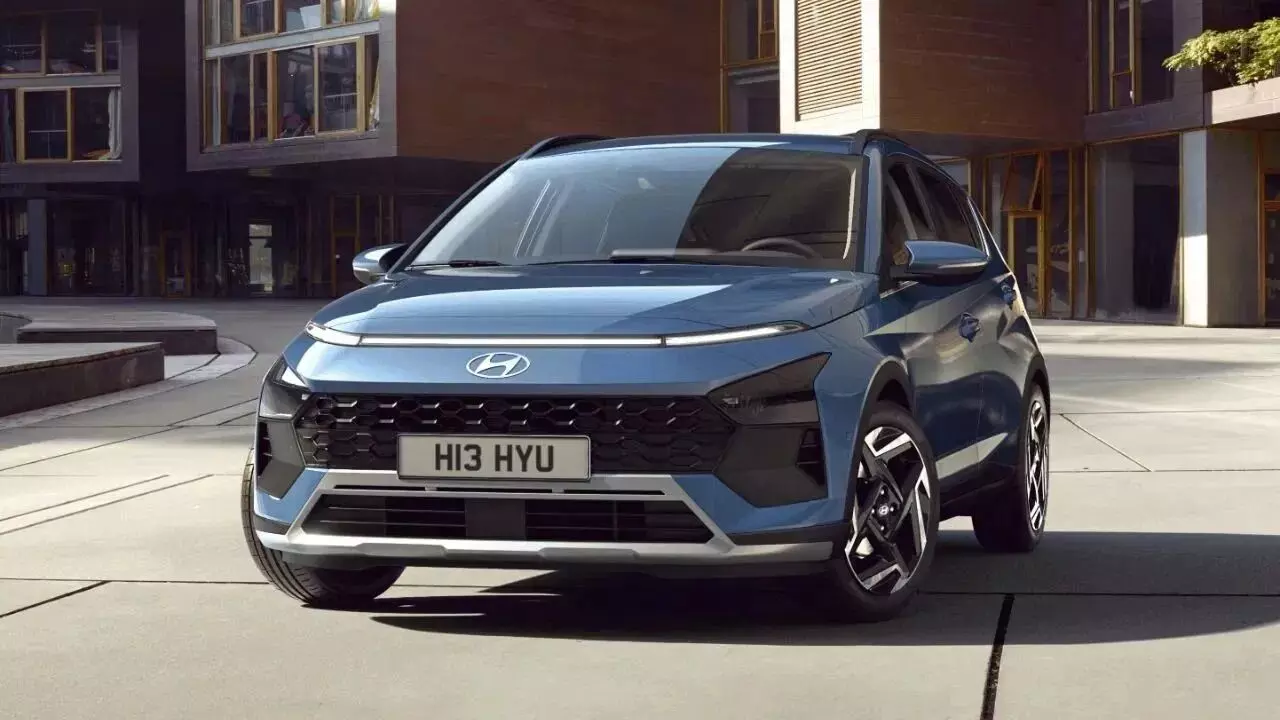 Hyundai : ఇండియన్ ఆటోమొబైల్ రంగంలో హ్యుందాయ్ సునామీ.. ఒకేసారి ఐదు కొత్త కార్ల అరంగేట్రం Hyundai : ఇండియన్ ఆటోమొబైల్ రంగంలో హ్యుందాయ్ సునామీ.. ఒకేసారి ఐదు కొత్త కార్ల అరంగేట్రం