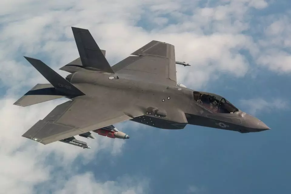 Iran: అమెరికాకు షాక్ ఇచ్చిన ఇరాన్ – మరో F-35 కూల్చివేత Iran: అమెరికాకు షాక్ ఇచ్చిన ఇరాన్ – మరో F-35 కూల్చివేత