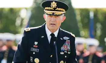 US Army Chief Randy George: ఇరాన్ యుద్ధం మధ్యలో అమెరికా ఆర్మీ చీఫ్పై వేటు.. పీట్ హెగ్సెత్ ఆదేశంతో జనరల్ ర్యాండీ జార్జ్ పదవి విరమణ US Army Chief Randy George: ఇరాన్ యుద్ధం మధ్యలో అమెరికా ఆర్మీ చీఫ్పై వేటు.. పీట్ హెగ్సెత్ ఆదేశంతో జనరల్ ర్యాండీ జార్జ్ పదవి విరమణ