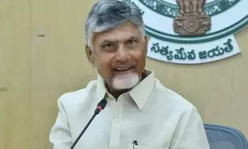 Chief Minister Nara Chandrababu Naidu: రాష్ట్ర సముద్ర జలాల్లో హైస్పీడ్ పెట్రోల్ బోట్లతో గస్తీ పెంచాలి: సీఎం చంద్రబాబు Chief Minister Nara Chandrababu Naidu: రాష్ట్ర సముద్ర జలాల్లో హైస్పీడ్ పెట్రోల్ బోట్లతో గస్తీ పెంచాలి: సీఎం చంద్రబాబు