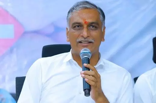 T. Harish Rao: హరీశ్రావు అరెస్టు: పోలీసులు కొద్ది సేపటికే విడుదల T. Harish Rao: హరీశ్రావు అరెస్టు: పోలీసులు కొద్ది సేపటికే విడుదల