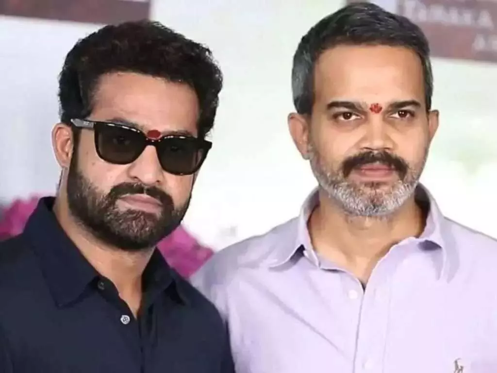 ‘Dragon’ Movie: ఎన్టీఆర్-ప్రశాంత్ నీల్ డ్రాగన్ ఆగిపోయిందా? క్లారిటీ ఇచ్చిన మైత్రీ మూవీ మేకర్స్! ‘Dragon’ Movie: ఎన్టీఆర్-ప్రశాంత్ నీల్ డ్రాగన్ ఆగిపోయిందా? క్లారిటీ ఇచ్చిన మైత్రీ మూవీ మేకర్స్!
