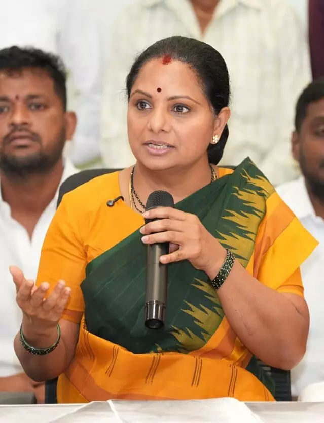 K. Kavitha: అబద్ధాలు చెప్పే కాంగ్రెస్.. నిద్రాణమైన బీఆర్ఎస్: కవిత K. Kavitha: అబద్ధాలు చెప్పే కాంగ్రెస్.. నిద్రాణమైన బీఆర్ఎస్: కవిత