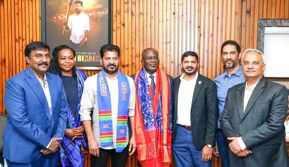 CM Revanth Reddy: ఘనా హైకమిషనర్తో భేటీ అయిన సీఎం రేవంత్రెడ్డి – పరస్పర సహకారంపై చర్చ CM Revanth Reddy: ఘనా హైకమిషనర్తో భేటీ అయిన సీఎం రేవంత్రెడ్డి – పరస్పర సహకారంపై చర్చ