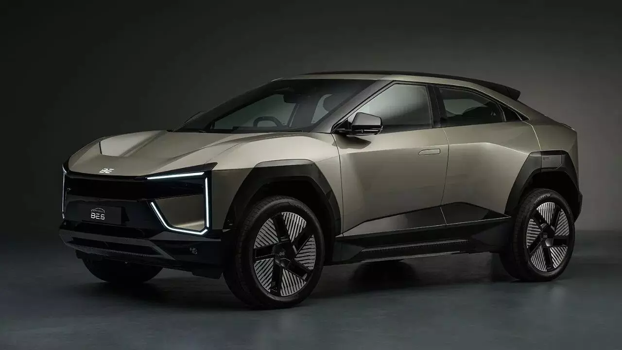 Electric Vehicle Sales : భారత్లో ఎలక్ట్రిక్ సునామీ.. ఏడాదిలోనే 2 లక్షల కార్లు.. పెట్రోల్ బంకులకు మూతపడినట్లేనా ? Electric Vehicle Sales : భారత్లో ఎలక్ట్రిక్ సునామీ.. ఏడాదిలోనే 2 లక్షల కార్లు.. పెట్రోల్ బంకులకు మూతపడినట్లేనా ?