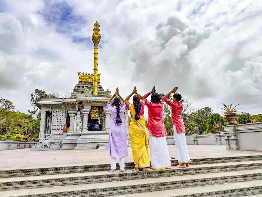 Praying at a Temple: గుడికెళ్లి మొక్కితే..పుణ్యం లభిస్తుందా.? Praying at a Temple: గుడికెళ్లి మొక్కితే..పుణ్యం లభిస్తుందా.?