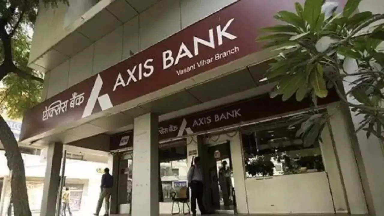 Axis Bank : హాస్పిటాలిటీ రంగానికి యాక్సిస్ బ్యాంక్ గోల్డెన్ ఆఫర్.. స్పెషల్ లోన్లు, రాయితీలు Axis Bank : హాస్పిటాలిటీ రంగానికి యాక్సిస్ బ్యాంక్ గోల్డెన్ ఆఫర్.. స్పెషల్ లోన్లు, రాయితీలు