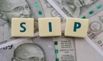SIP : ఐదేళ్ల ఆలస్యం.. 3 కోట్ల నష్టం.. ఇన్వెస్ట్మెంట్లో టైమింగ్ మిస్ అయితే రిటైర్మెంట్ ప్లాన్ రివర్స్ అవ్వాల్సిందే SIP : ఐదేళ్ల ఆలస్యం.. 3 కోట్ల నష్టం.. ఇన్వెస్ట్మెంట్లో టైమింగ్ మిస్ అయితే రిటైర్మెంట్ ప్లాన్ రివర్స్ అవ్వాల్సిందే
