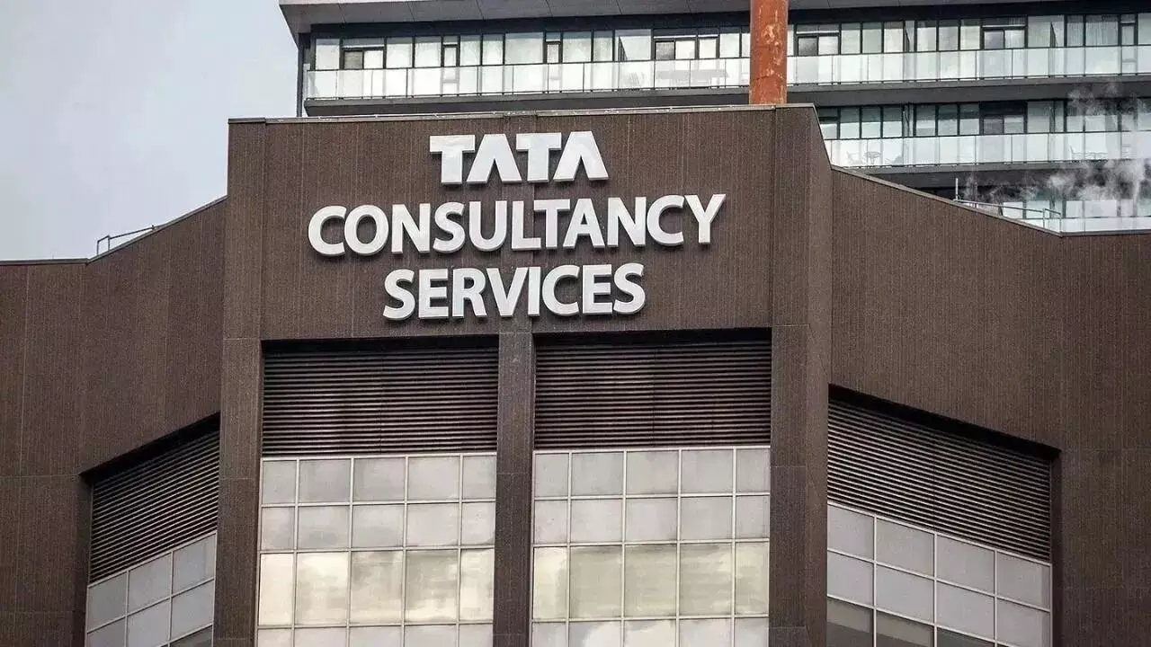 TCS Job Offers : ఫ్రెషర్లకు టీసీఎస్ బంపర్ ఆఫర్.. ఈ ఏడాది 25,000 మందికి ఉద్యోగాలు TCS Job Offers : ఫ్రెషర్లకు టీసీఎస్ బంపర్ ఆఫర్.. ఈ ఏడాది 25,000 మందికి ఉద్యోగాలు