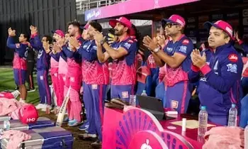 Indian Premier League: ఐపీఎల్లో ఫోన్ల వాడకంపై బీసీసీఐ నిబంధనలు ఏమిటి? Indian Premier League: ఐపీఎల్లో ఫోన్ల వాడకంపై బీసీసీఐ నిబంధనలు ఏమిటి?