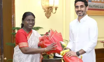 Amaravati Legality: అమరావతి చట్టబద్ధత: రాష్ట్రపతి ద్రౌపదీ ముర్ముకు మంత్రి లోకేష్, ఎంపీలు ధన్యవాదాలు Amaravati Legality: అమరావతి చట్టబద్ధత: రాష్ట్రపతి ద్రౌపదీ ముర్ముకు మంత్రి లోకేష్, ఎంపీలు ధన్యవాదాలు