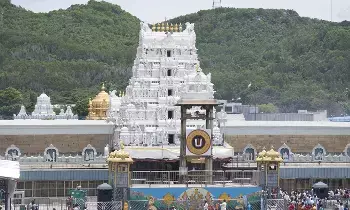 TTD Cancels VIP Break: తిరుమలలో వేసవి రద్దీ నేపథ్యంలో తితిదే కీలక నిర్ణయం: మే 1 నుంచి వీఐపీ బ్రేక్, ఎస్‌ఎస్‌డీ టోకెన్లు రద్దు