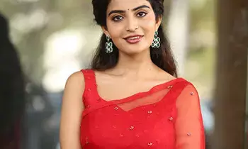 Actress Ananya Nagalla: పవర్ఫుల్ పాత్రలో అనన్య నాగళ్ల.. లీసా ఫస్ట్ లుక్ విడుదల Actress Ananya Nagalla: పవర్ఫుల్ పాత్రలో అనన్య నాగళ్ల.. లీసా ఫస్ట్ లుక్ విడుదల