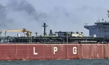 LPG Crisis : గ్యాస్ కష్టాలు ఇప్పట్లో తీరవు.. రాబోయే 3-4 ఏళ్లు సిలిండర్ల కొరత తప్పదా? LPG Crisis : గ్యాస్ కష్టాలు ఇప్పట్లో తీరవు.. రాబోయే 3-4 ఏళ్లు సిలిండర్ల కొరత తప్పదా?