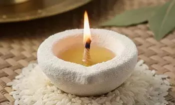 Lighting a Rice Flour Lamp: బియ్యం పిండి దీపం వెలిగిస్తే..అష్టైశ్వర్యాలు సిద్ధిస్తాయా? Lighting a Rice Flour Lamp: బియ్యం పిండి దీపం వెలిగిస్తే..అష్టైశ్వర్యాలు సిద్ధిస్తాయా?