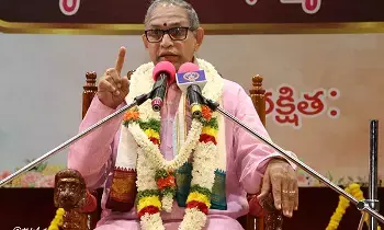 Chaganti Koteswara Rao: ధర్మాన్ని కాపాడితే దేవుడు మన వెంట ఉంటాడు : చాగంటి Chaganti Koteswara Rao: ధర్మాన్ని కాపాడితే దేవుడు మన వెంట ఉంటాడు : చాగంటి