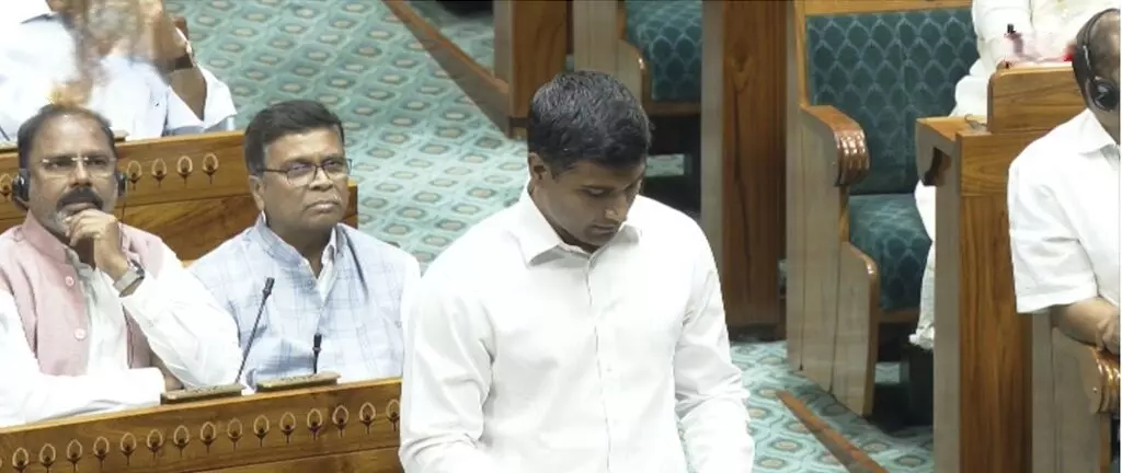 MP Lavu Srikrishna Devaraya: మహిళా రిజర్వేషన్లు, డీలిమిటేషన్ బిల్లులకు టీడీపీ సంపూర్ణ మద్దతు..543 సీట్లు కావా.. 816 సీట్లు కావా? ఏదైనా సరే.. మాకు అభ్యంతరం లేదు! MP Lavu Srikrishna Devaraya: మహిళా రిజర్వేషన్లు, డీలిమిటేషన్ బిల్లులకు టీడీపీ సంపూర్ణ మద్దతు..543 సీట్లు కావా.. 816 సీట్లు కావా? ఏదైనా సరే.. మాకు అభ్యంతరం లేదు!