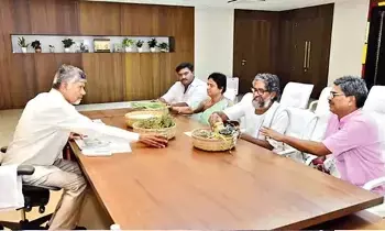 ‘Telugudanam’ Hubs: జాతీయ హైవేల వెంట ‘తెలుగుదనం’ వేదికలు.. రైతులకు కొత్త ఆదాయం, తెలుగు సంస్కృతికి కొత్త ఊపిరి! ‘Telugudanam’ Hubs: జాతీయ హైవేల వెంట ‘తెలుగుదనం’ వేదికలు.. రైతులకు కొత్త ఆదాయం, తెలుగు సంస్కృతికి కొత్త ఊపిరి!