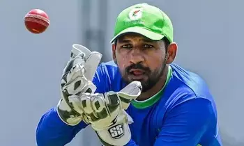 Former captain Sarfaraz Ahmed: పాక్ క్రికెట్లో కొత్త శకం: టెస్ట్ టీమ్ హెడ్ కోచ్గా సర్ఫరాజ్ అహ్మద్! Former captain Sarfaraz Ahmed: పాక్ క్రికెట్లో కొత్త శకం: టెస్ట్ టీమ్ హెడ్ కోచ్గా సర్ఫరాజ్ అహ్మద్!