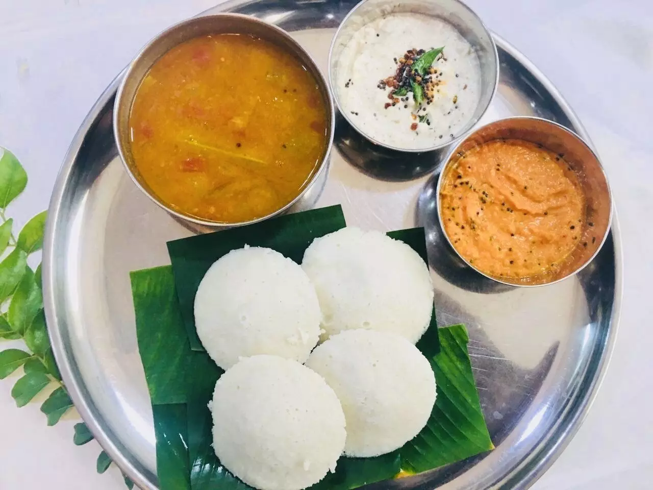 Eating Idli: ఇడ్లీ తింటే బోలెడు లాభాలు .. తెలిస్తే అస్సలు వదలరు! Eating Idli: ఇడ్లీ తింటే బోలెడు లాభాలు .. తెలిస్తే అస్సలు వదలరు!