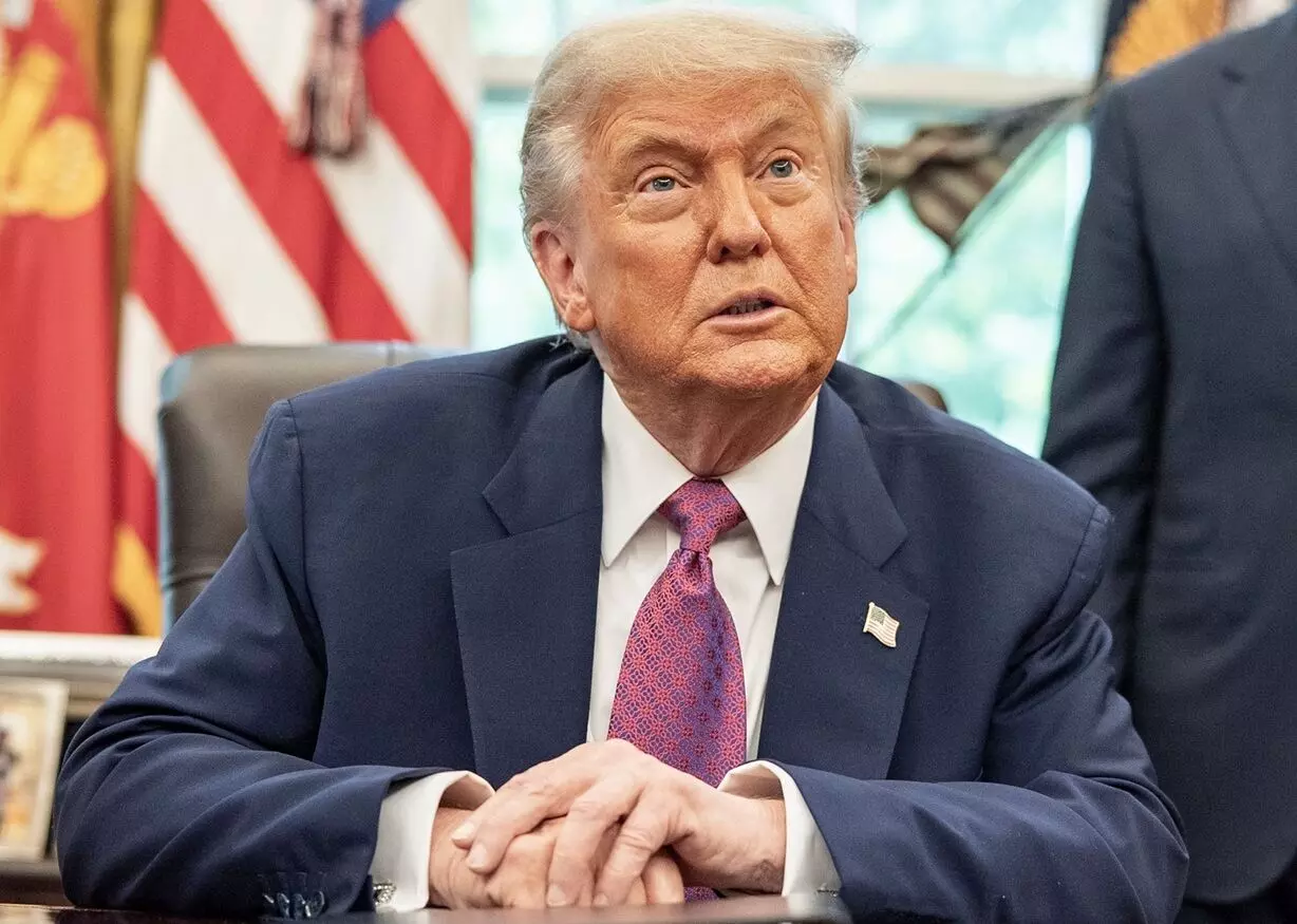 Donald Trump: ట్రంప్ సంచలన ఆరోపణ: ఇరాన్ చమురు నౌకలు అమెరికా వైపు మళ్లాయి! Donald Trump: ట్రంప్ సంచలన ఆరోపణ: ఇరాన్ చమురు నౌకలు అమెరికా వైపు మళ్లాయి!