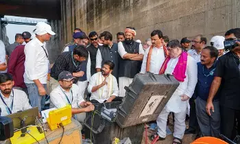 A. Revanth Reddy: మేడిగడ్డ బ్యారేజీ పునరుద్ధరణ: ప్రతి పరీక్షను రెండుసార్లు నిర్ధారించుకోండి.. సీఎం రేవంత్రెడ్డి సూచన A. Revanth Reddy: మేడిగడ్డ బ్యారేజీ పునరుద్ధరణ: ప్రతి పరీక్షను రెండుసార్లు నిర్ధారించుకోండి.. సీఎం రేవంత్రెడ్డి సూచన