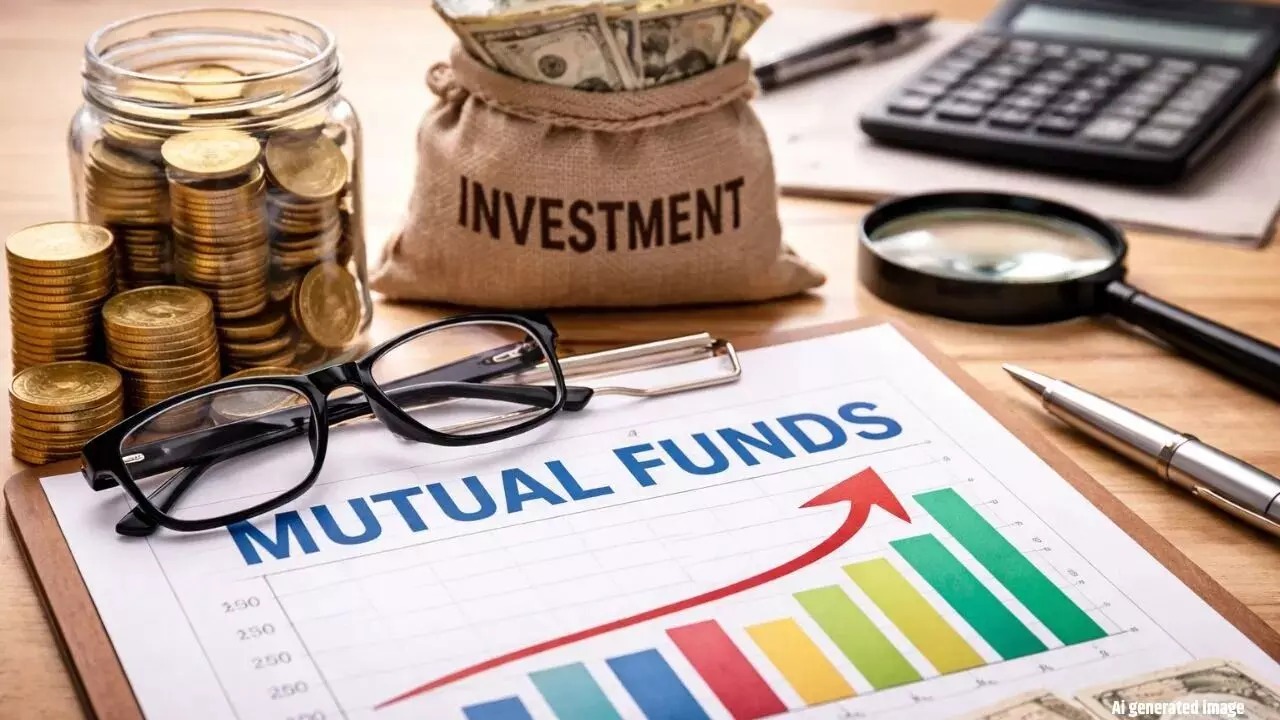 Mutual Funds : మార్కెట్ మునిగినా ఈ ఫండ్ మాత్రం తేలింది.. రూ.1,000 ఎస్ఐపీతో రూ.21 లక్షల జాక్పాట్ Mutual Funds : మార్కెట్ మునిగినా ఈ ఫండ్ మాత్రం తేలింది.. రూ.1,000 ఎస్ఐపీతో రూ.21 లక్షల జాక్పాట్