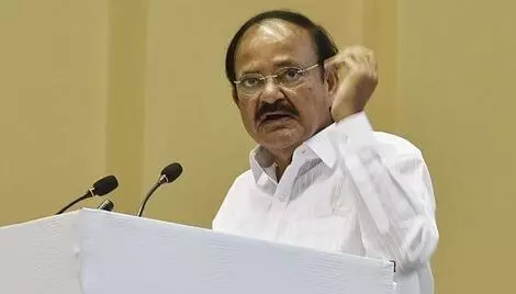 M. Venkaiah Naidu: లెజిస్లేటివ్ బాడీస్లో మహిళలకు అవకాశాలు కల్పించకపోతే అభివృద్ధి సాధ్యం కాదు: వెంకయ్య నాయుడు M. Venkaiah Naidu: లెజిస్లేటివ్ బాడీస్లో మహిళలకు అవకాశాలు కల్పించకపోతే అభివృద్ధి సాధ్యం కాదు: వెంకయ్య నాయుడు