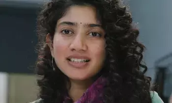 Sai Pallavi Alleges: సాయి పల్లవిపై పాత క్లిప్పులతో కుట్ర: నెగిటివ్ ప్రచారంపై నటి ఆవేదన! Sai Pallavi Alleges: సాయి పల్లవిపై పాత క్లిప్పులతో కుట్ర: నెగిటివ్ ప్రచారంపై నటి ఆవేదన!