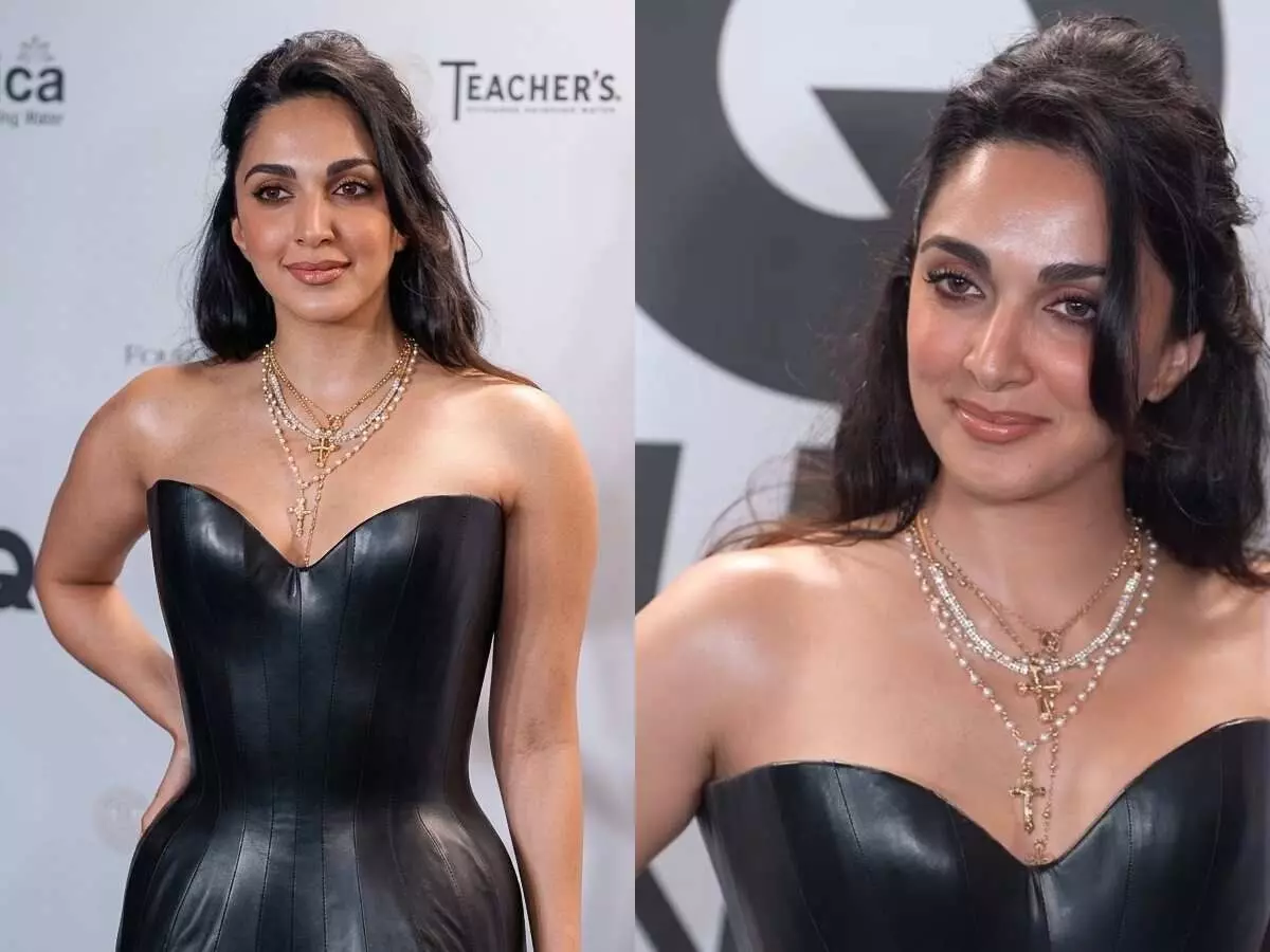 Kiara Advani: కియారా అద్వానీ ‘క్రాస్’ లాకెట్ వివాదం: ఫ్యాషన్ వెనుక మతం ఉందా? Kiara Advani: కియారా అద్వానీ ‘క్రాస్’ లాకెట్ వివాదం: ఫ్యాషన్ వెనుక మతం ఉందా?