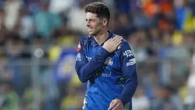 Mitchell Santner Injured: మిచెల్ సాంట్నర్కు గాయం.. కన్కషన్ సబ్స్టిట్యూట్గా శార్దూల్ ఠాకూర్ ఎందుకు వచ్చారు? Mitchell Santner Injured: మిచెల్ సాంట్నర్కు గాయం.. కన్కషన్ సబ్స్టిట్యూట్గా శార్దూల్ ఠాకూర్ ఎందుకు వచ్చారు?