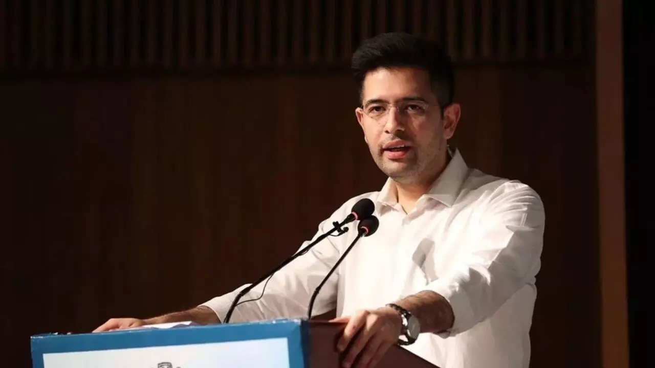 Raghav Chadha: ఆప్కు భారీ దెబ్బ.. బీజేపీలోకి రాఘవ్ చద్ధా Raghav Chadha: ఆప్కు భారీ దెబ్బ.. బీజేపీలోకి రాఘవ్ చద్ధా