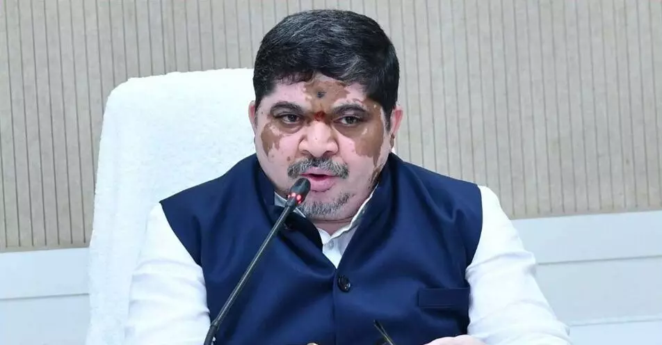 Ponnam Prabhakar Gives Assurance: శంకర్ గౌడ్ కుటుంబానికి ఉద్యోగం – మంత్రి పొన్నం భరోసా Ponnam Prabhakar Gives Assurance: శంకర్ గౌడ్ కుటుంబానికి ఉద్యోగం – మంత్రి పొన్నం భరోసా