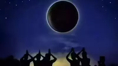 Amavasya Inauspicious: అమావాస్య అంటే అశుభమా..? ఆ రోజు ప్రాముఖ్యత గురించి తెలుసా..? Amavasya Inauspicious: అమావాస్య అంటే అశుభమా..? ఆ రోజు ప్రాముఖ్యత గురించి తెలుసా..?