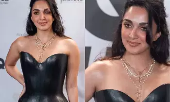 Kiara Advani: కియారా అద్వానీ ‘క్రాస్’ లాకెట్ వివాదం: ఫ్యాషన్ వెనుక మతం ఉందా? Kiara Advani: కియారా అద్వానీ ‘క్రాస్’ లాకెట్ వివాదం: ఫ్యాషన్ వెనుక మతం ఉందా?