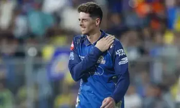 Mitchell Santner Injured: మిచెల్ సాంట్నర్కు గాయం.. కన్కషన్ సబ్స్టిట్యూట్గా శార్దూల్ ఠాకూర్ ఎందుకు వచ్చారు? Mitchell Santner Injured: మిచెల్ సాంట్నర్కు గాయం.. కన్కషన్ సబ్స్టిట్యూట్గా శార్దూల్ ఠాకూర్ ఎందుకు వచ్చారు?