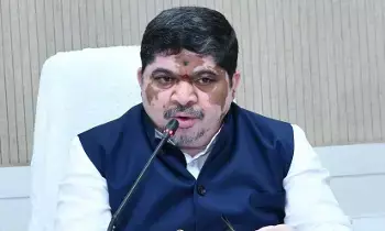 Ponnam Prabhakar Gives Assurance: శంకర్ గౌడ్ కుటుంబానికి ఉద్యోగం – మంత్రి పొన్నం భరోసా Ponnam Prabhakar Gives Assurance: శంకర్ గౌడ్ కుటుంబానికి ఉద్యోగం – మంత్రి పొన్నం భరోసా