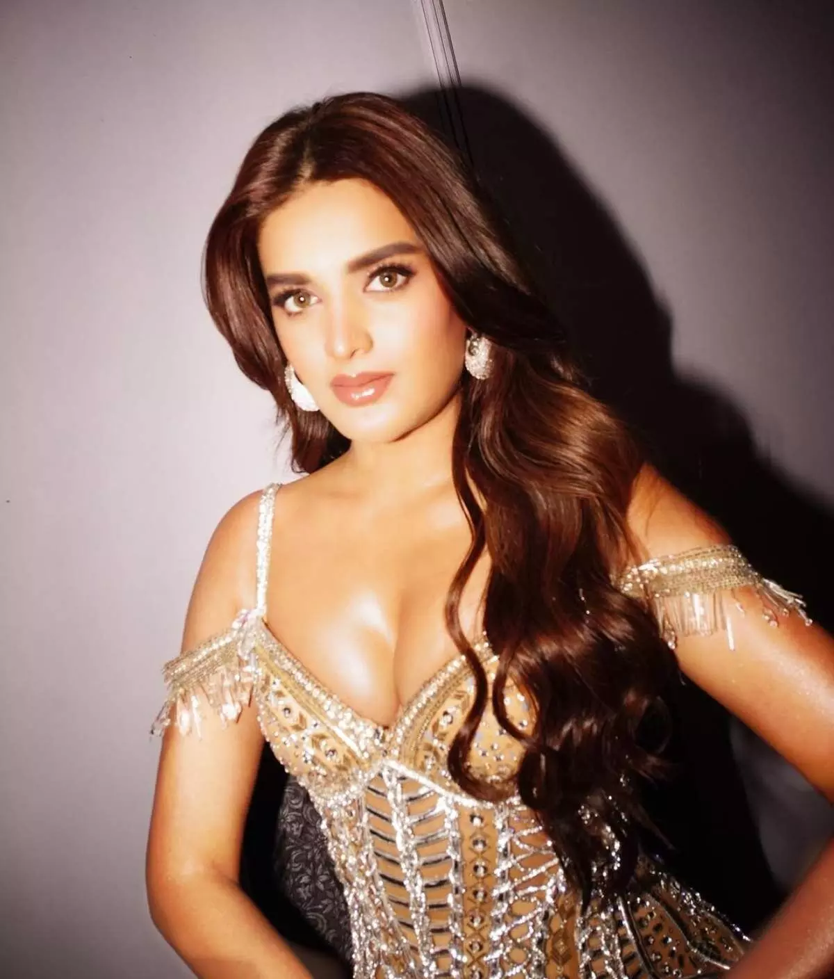 Nidhhi Agerwal Makes Bold Remarks: హీరోయిన్గా ఉండటం మామూలు విషయం కాదు.. నిధి అగర్వాల్ సంచలన వ్యాఖ్యలు! Nidhhi Agerwal Makes Bold Remarks: హీరోయిన్గా ఉండటం మామూలు విషయం కాదు.. నిధి అగర్వాల్ సంచలన వ్యాఖ్యలు!