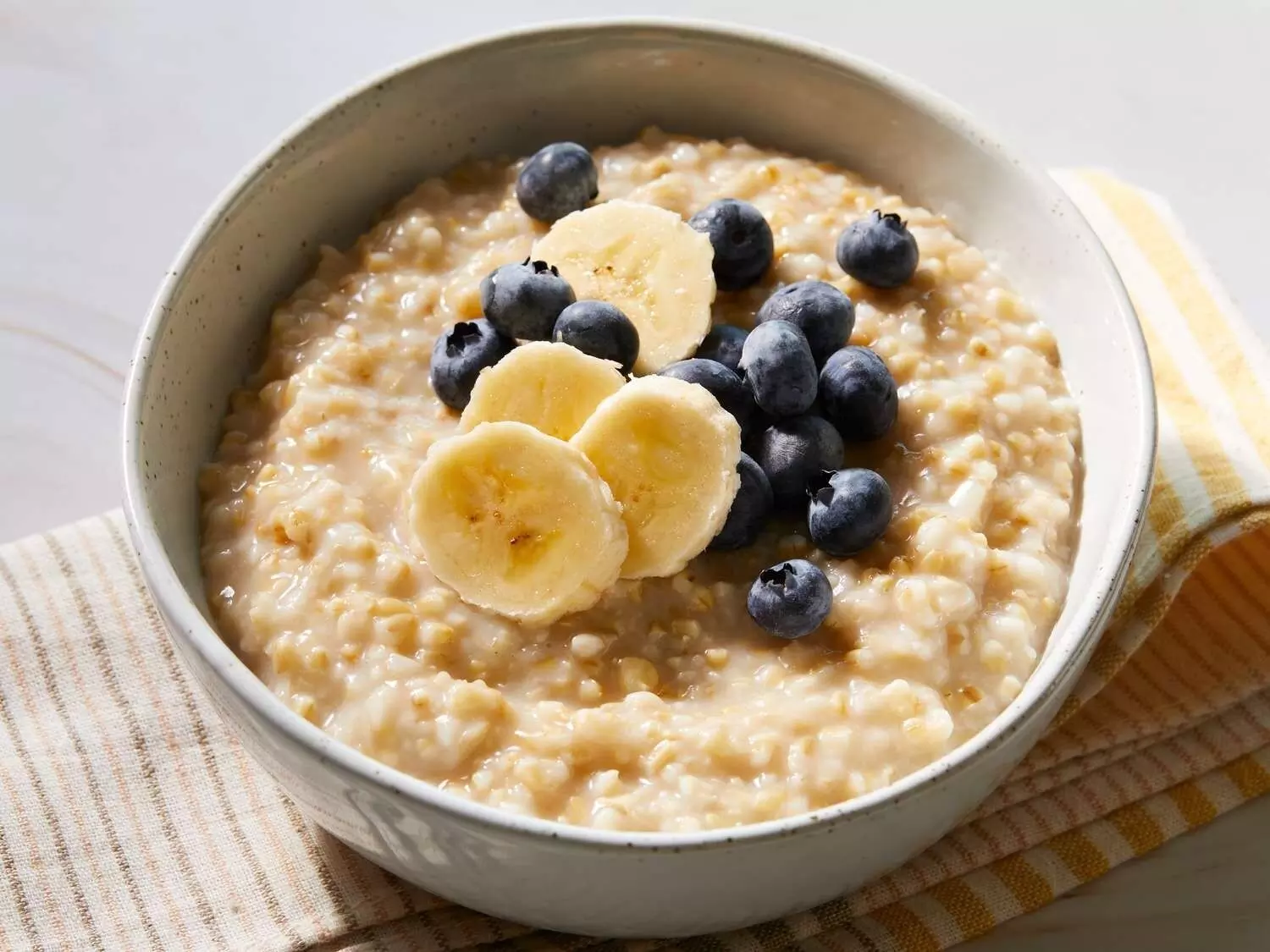 Health Benefits of Eating Oats: వోట్స్ తినడం వలన కలిగే ప్రయోజనాలు ఏంటో తెలుసా? Health Benefits of Eating Oats: వోట్స్ తినడం వలన కలిగే ప్రయోజనాలు ఏంటో తెలుసా?