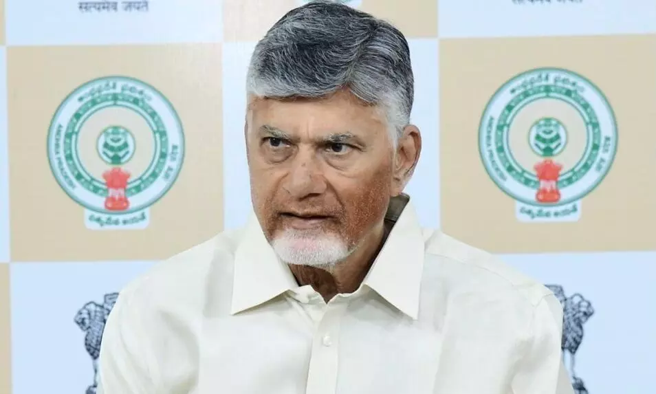N. Chandrababu Naidu Reviews Fuel Shortage: ఇంధన కొరతపై సీఎం చంద్రబాబు సమీక్ష.. తక్షణ చర్యలకు ఆదేశాలు N. Chandrababu Naidu Reviews Fuel Shortage: ఇంధన కొరతపై సీఎం చంద్రబాబు సమీక్ష.. తక్షణ చర్యలకు ఆదేశాలు