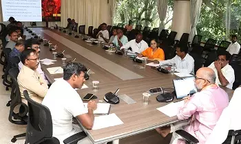 Revolutionary Changes in Tirumala Tirupati Devasthanams Services: శ్రీవారి సేవలో విప్లవాత్మక మార్పులు... టీటీడీ అదనపు ఈవో కీలక సమీక్ష Revolutionary Changes in Tirumala Tirupati Devasthanams Services: శ్రీవారి సేవలో విప్లవాత్మక మార్పులు... టీటీడీ అదనపు ఈవో కీలక సమీక్ష