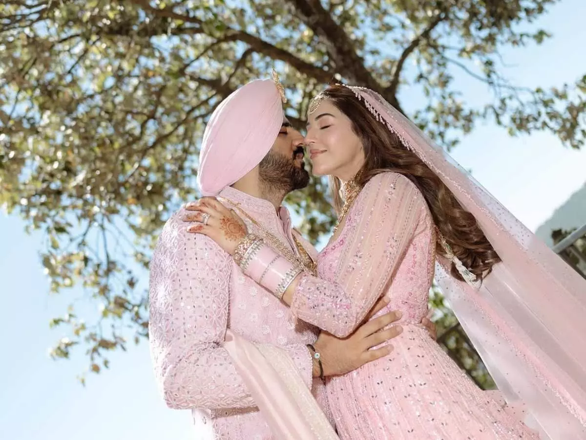 Mehreen Pirzada: టాలీవుడ్ హీరోయిన్ మెహ్రీన్ పిర్జాదా రహస్య వివాహం.. మ్యూజిషియన్తో ఏడడుగులు! Mehreen Pirzada: టాలీవుడ్ హీరోయిన్ మెహ్రీన్ పిర్జాదా రహస్య వివాహం.. మ్యూజిషియన్తో ఏడడుగులు!