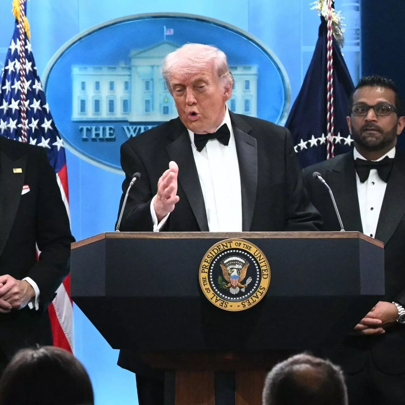 Donald Trump Reacts Angrily: వైట్ హౌస్ డిన్నర్ ఘటనపై ప్రశ్నించగా ట్రంప్ ఆగ్రహం Donald Trump Reacts Angrily: వైట్ హౌస్ డిన్నర్ ఘటనపై ప్రశ్నించగా ట్రంప్ ఆగ్రహం