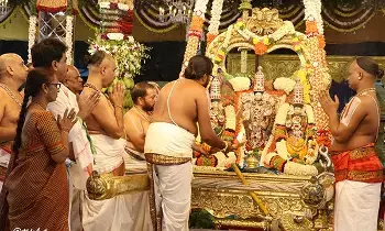 Lord Venkateswara: అశ్వవాహనంపై వరునిగా అలరించిన శ్రీనివాసుడు Lord Venkateswara: అశ్వవాహనంపై వరునిగా అలరించిన శ్రీనివాసుడు