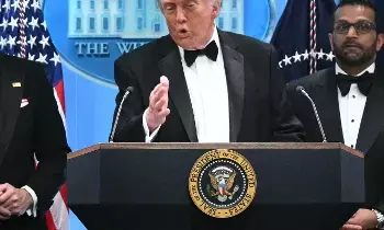Donald Trump Reacts Angrily: వైట్ హౌస్ డిన్నర్ ఘటనపై ప్రశ్నించగా ట్రంప్ ఆగ్రహం Donald Trump Reacts Angrily: వైట్ హౌస్ డిన్నర్ ఘటనపై ప్రశ్నించగా ట్రంప్ ఆగ్రహం