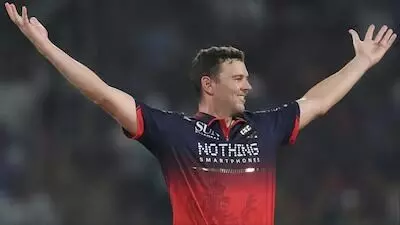 Josh Hazlewood: సరికొత్త రికార్డు సృష్టించిన జోష్ హేజిల్వుడ్ Josh Hazlewood: సరికొత్త రికార్డు సృష్టించిన జోష్ హేజిల్వుడ్